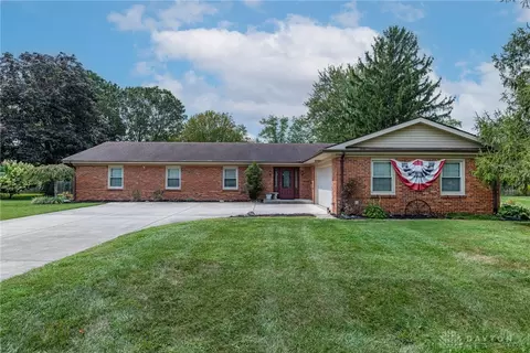 190 Winchcombe Dr, Dayton, OH 45459