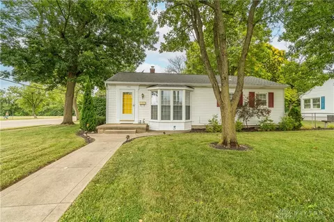 1302 Croydon Rd, Troy, OH 45373