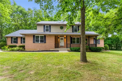 703 Nelson Ct, Tipp City, OH 45371