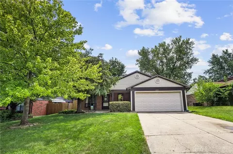 6292 Shull Rd, Dayton, OH 45424