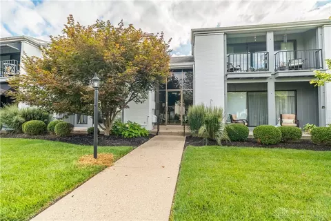 5416 Landau Dr #7, Dayton, OH 45429