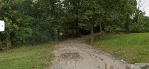 262 E Social Row Rd, Washington Township, OH 45458