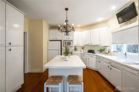 Kitchen - 853 Timberlake Ct, Dayton, OH 45429 photo 2 of 4