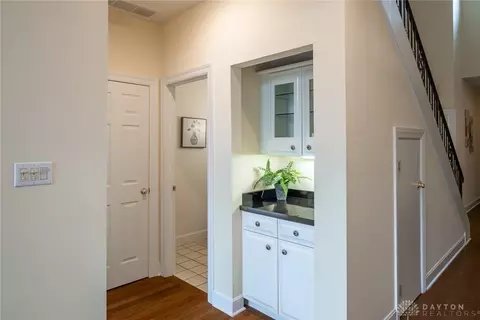 Entry Way - 853 Timberlake Ct, Dayton, OH 45429 photo 4 of 5