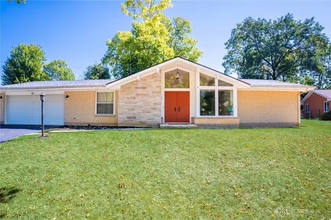 61 Lynn Rae Cir, Dayton, OH 45458 photo 2