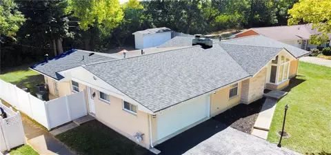 61 Lynn Rae Cir, Dayton, OH 45458 photo 4