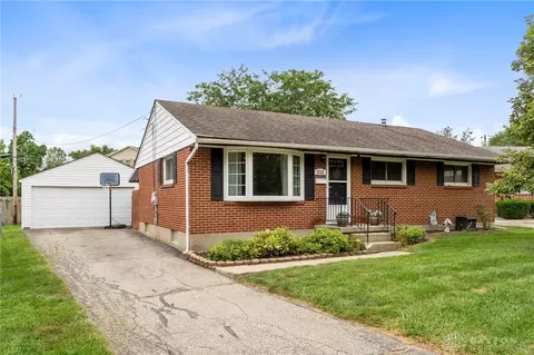 3732 Valleywood Dr, Kettering, OH 45429
