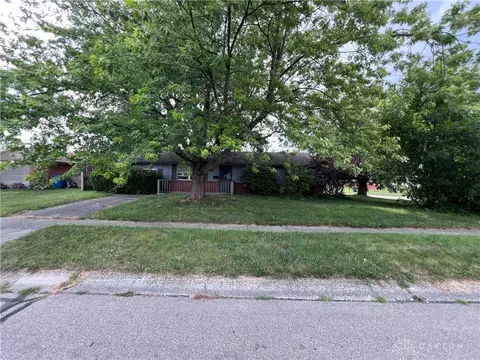 7789 Bassett Dr, Dayton, OH 45424