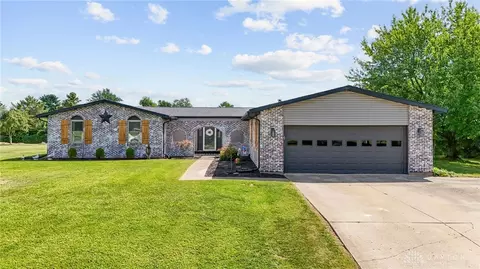 2470 Leon Ln, Springfield, OH 45502 photo 1