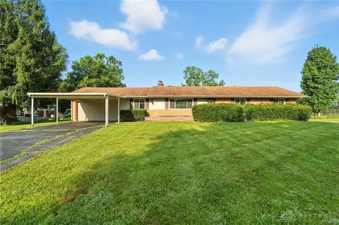 795 Newton Dr, Dayton, OH 45434