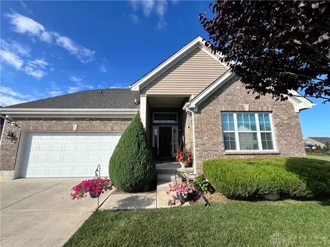1678 Sunset Canyon Ct, Fairborn, OH 45324