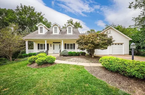 705 White Oak Dr, Oxford, OH 45056