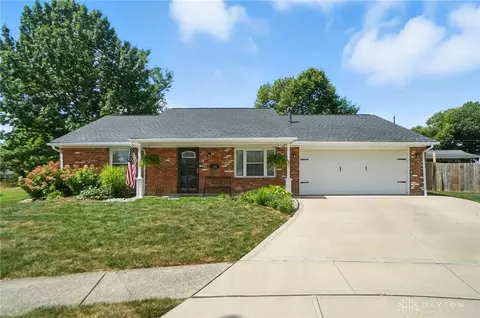 110 Paw Paw Dr, Springboro, OH 45066