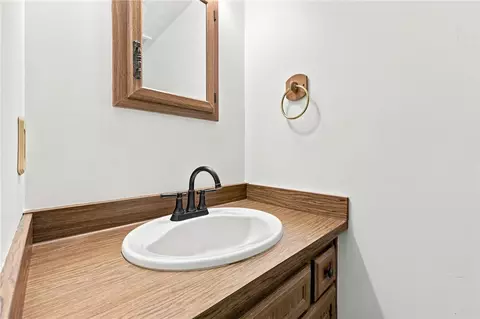 Bath - 634 Mentor Ave, Dayton, OH 45404 photo 1 of 5