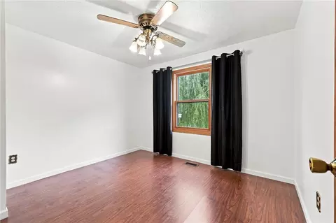 Bedroom - 634 Mentor Ave, Dayton, OH 45404 photo 1 of 7