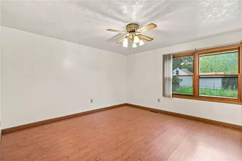 Bedroom - 634 Mentor Ave, Dayton, OH 45404 photo 5 of 7