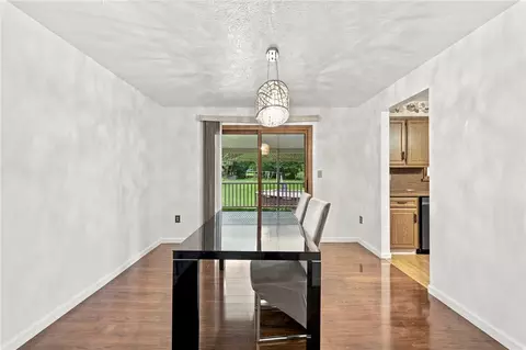 Dining - 634 Mentor Ave, Dayton, OH 45404 photo 1 of 2