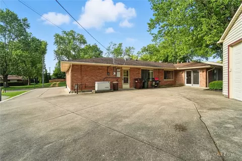 Exterior - 941 Donson Dr, Kettering, OH 45429 photo 12 of 13