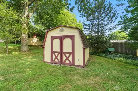 Exterior - 941 Donson Dr, Kettering, OH 45429 photo 8 of 13