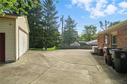 Exterior - 941 Donson Dr, Kettering, OH 45429 photo 11 of 13