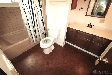 Bath - 1324 Elmdale Dr, Kettering, OH 45409 photo 1 of 1