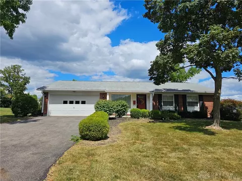 2701 Bellsburg Dr, Dayton, OH 45459