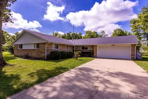 79 Larchmere Dr, Dayton, OH 45440