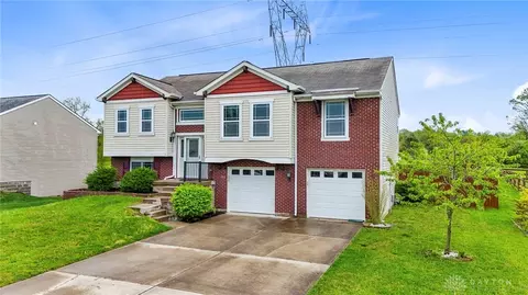 262 Long Meadow Dr, Franklin, OH 45005