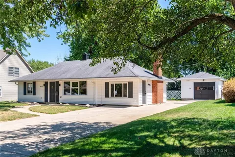 3806 Saranac Dr, Dayton, OH 45429