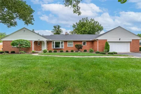 849 Danan Cir, Kettering, OH 45429