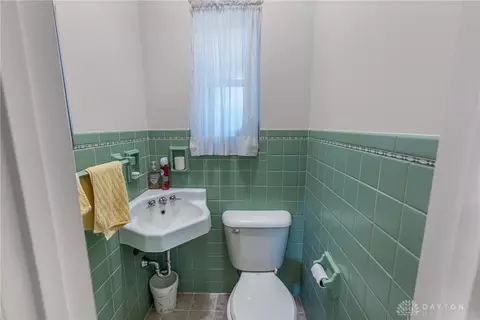 849 Danan Cir, Kettering, OH 45429 photo 14