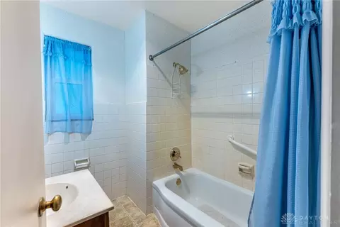 849 Danan Cir, Kettering, OH 45429 photo 22