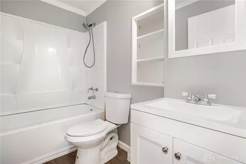 Bath - 910 Allen Dr, Springfield, OH 45505 photo 1 of 1