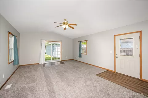 Living - 910 Allen Dr, Springfield, OH 45505 photo 5 of 9