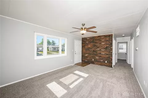 Living - 910 Allen Dr, Springfield, OH 45505 photo 6 of 9