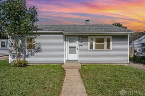 910 Allen Dr, Springfield, OH 45505