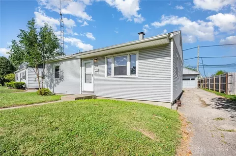 Exterior - 910 Allen Dr, Springfield, OH 45505 photo 2 of 9