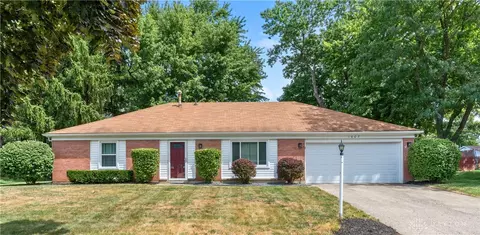 1007 Terracewood Dr, Englewood, OH 45322