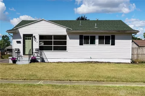 395 Dundee Cir, Dayton, OH 45431