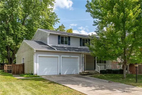 1878 Statehouse Ct, Bellbrook, OH 45305