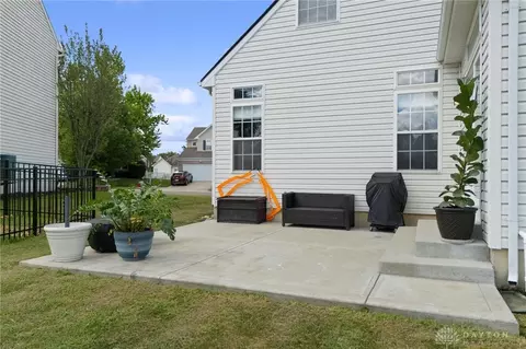 Exterior - 482 Stanton Dr, Springboro, OH 45066 photo 5 of 5