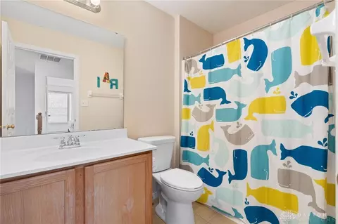 Bath - 482 Stanton Dr, Springboro, OH 45066 photo 2 of 4
