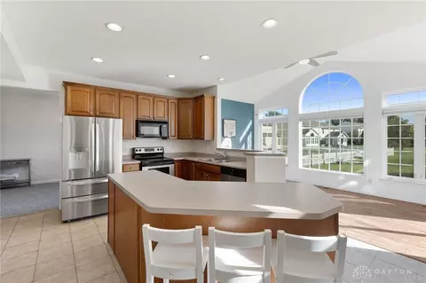Kitchen - 482 Stanton Dr, Springboro, OH 45066 photo 2 of 4