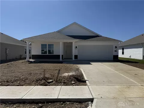 210 Lightfoot Ct, New Carlisle, OH 45344