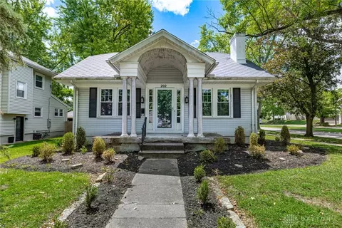 202 Corona Ave, Oakwood, OH 45419