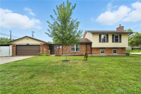 522 Lake Forest Dr, Dayton, OH 45449