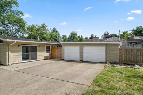 Exterior - 4341 Wallington Dr, Kettering, OH 45440 photo 3 of 8