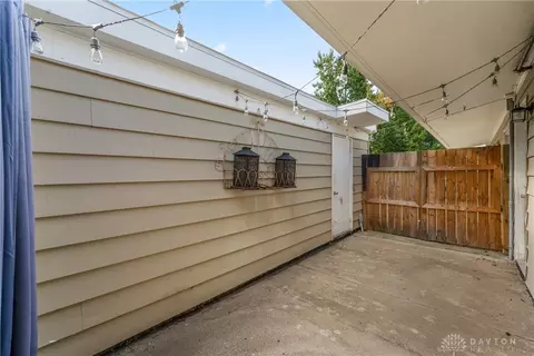 Exterior - 4341 Wallington Dr, Kettering, OH 45440 photo 4 of 8