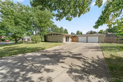 Exterior - 4341 Wallington Dr, Kettering, OH 45440 photo 6 of 8
