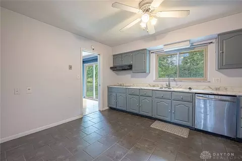 Kitchen - 776 Lovetta Dr, Kettering, OH 45429 photo 3 of 3